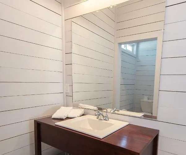 Tuto Lodge *